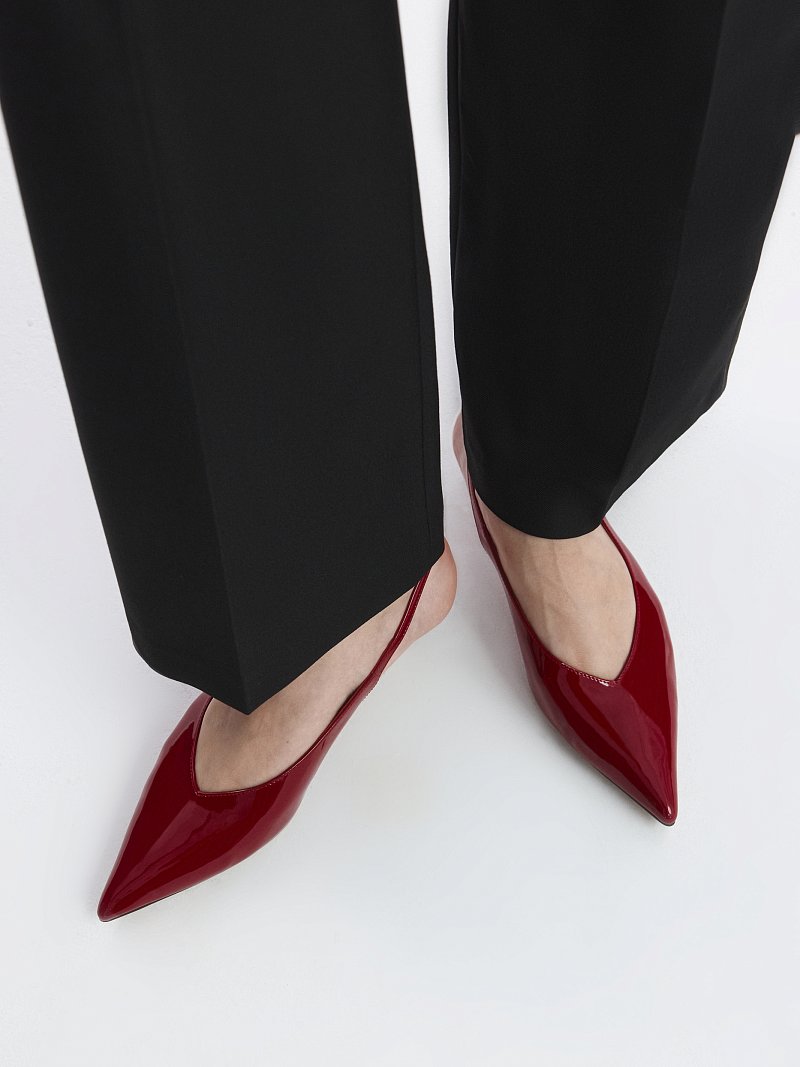 Лаковые туфли с открытой пяткой