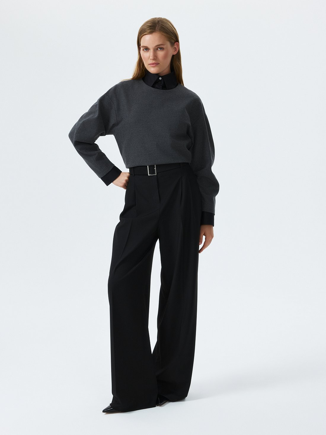 Широкие брюки с поясом: фото №1