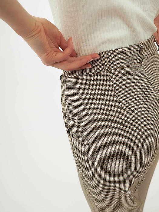 Зауженные брюки в гусиную лапку: фото №4