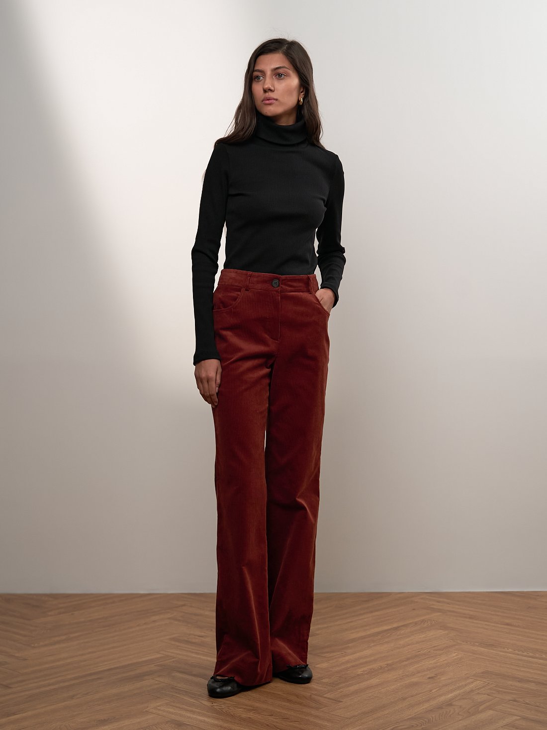 Вельветовые брюки клеш: фото №1