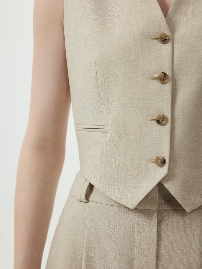 Костюмный жилет со льном