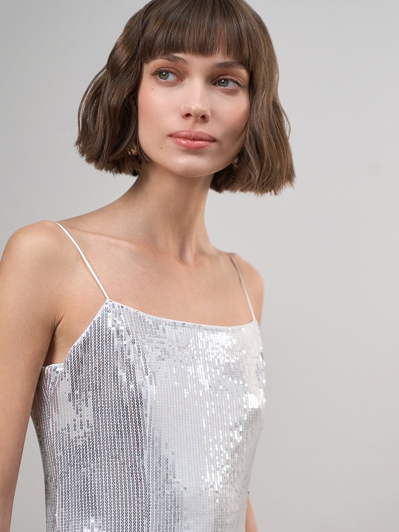 Вечернее платье на бретелях