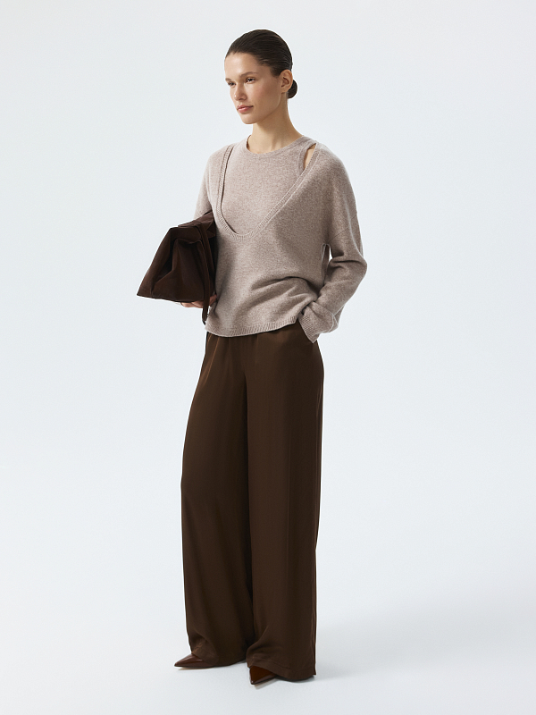 Шерстяной джемпер с вырезом