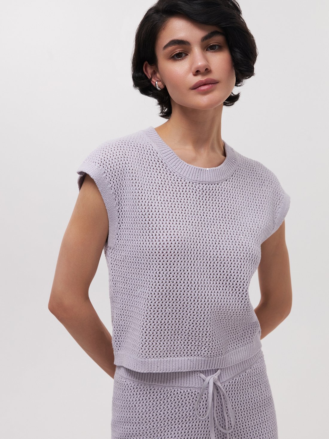 Вязаный топ с пайетками: фото №1