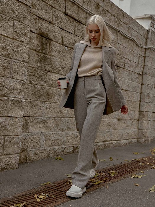 Прямые брюки из шерсти: фото №2