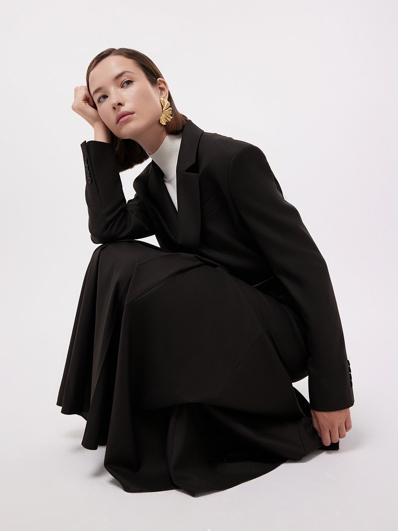 Укороченный жакет на пуговице