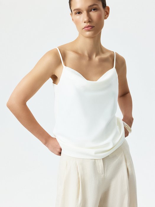 Атласный топ на бретелях: фото №3