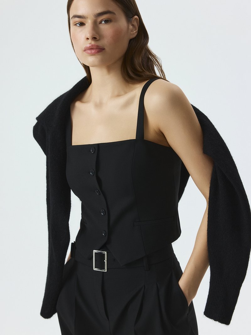 Костюмный топ со съемными бретелями