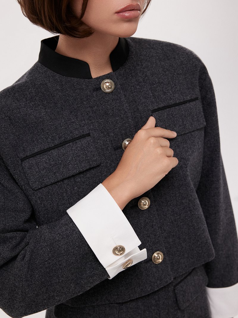 Укороченный жакет со съемными манжетами