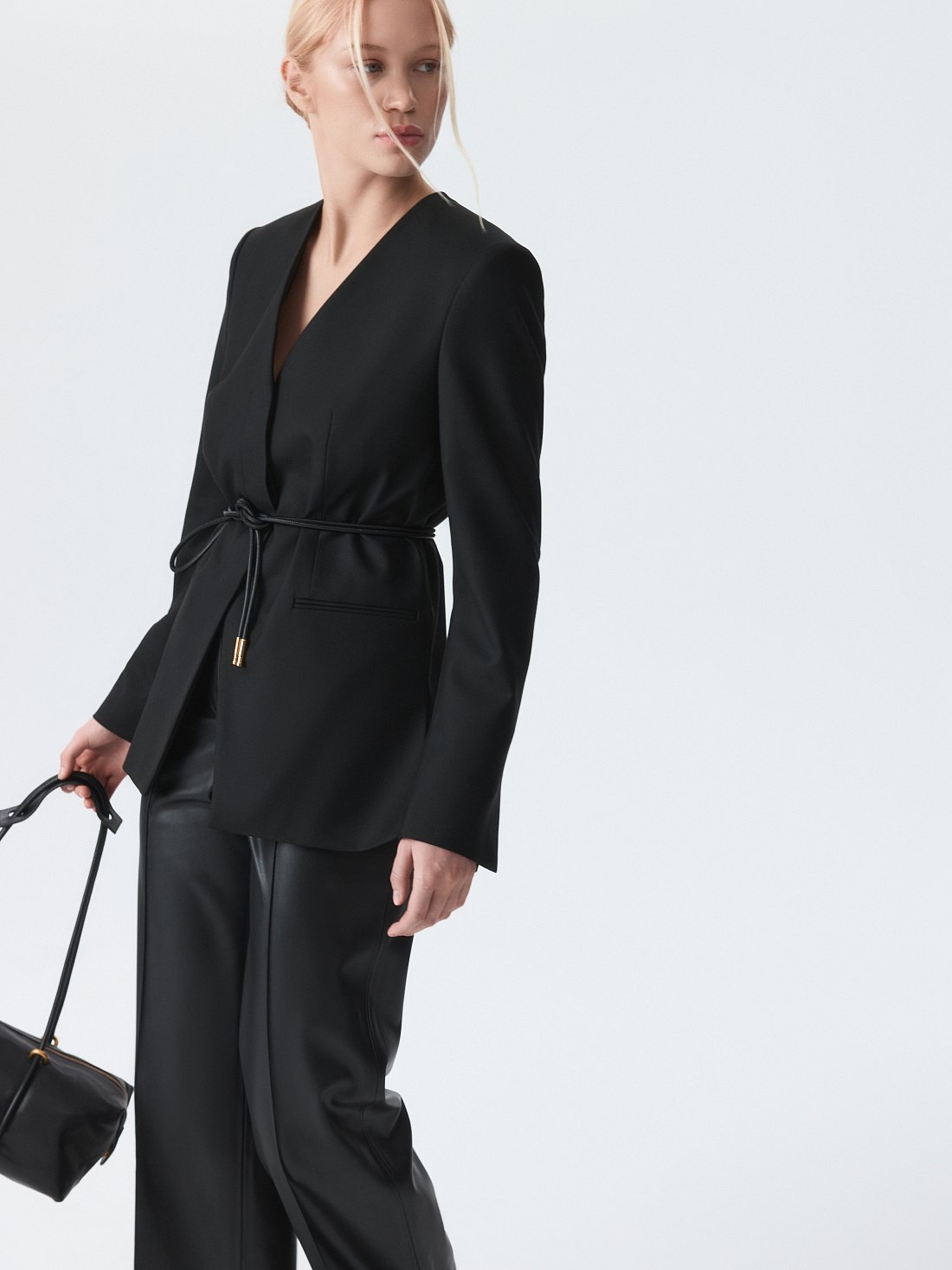 Прямой жакет без лацканов: фото №1