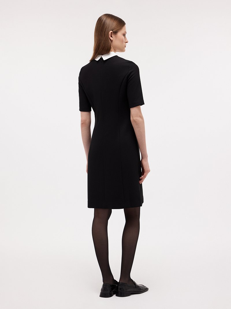 Платье со съемным воротником