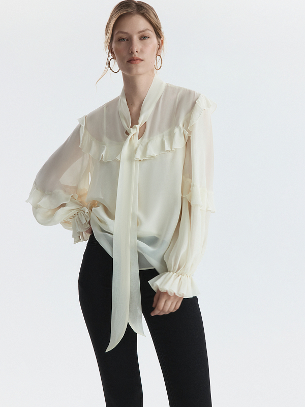 Блуза из шифона с воланами