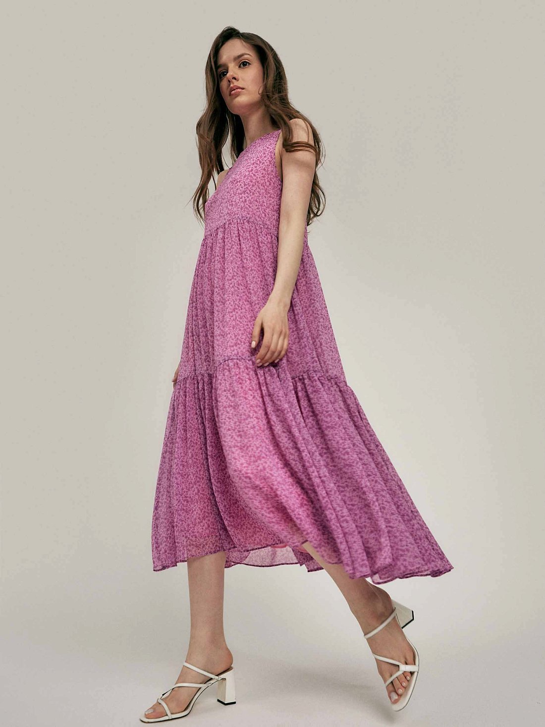 Платье-трапеция с цветочным принтом: фото №1