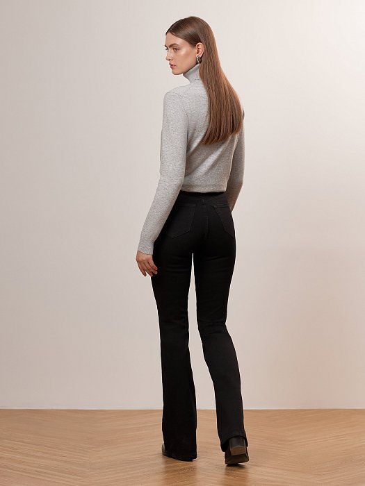 Джинсы расклешенного кроя: фото №5