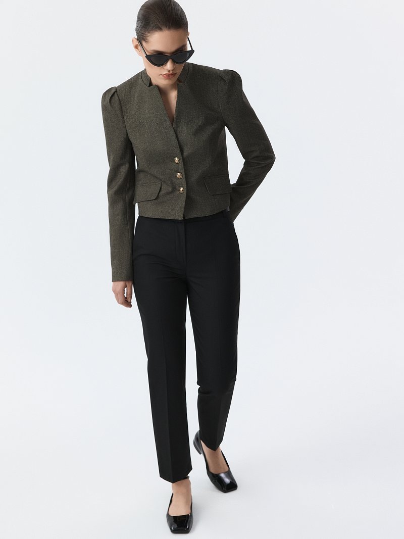 Укороченный жакет со стойкой