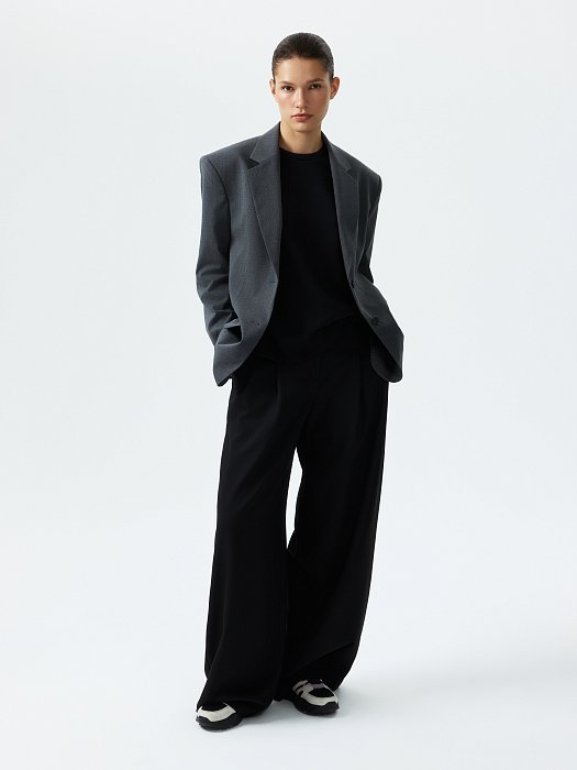 Широкие брюки с защипами: фото №2