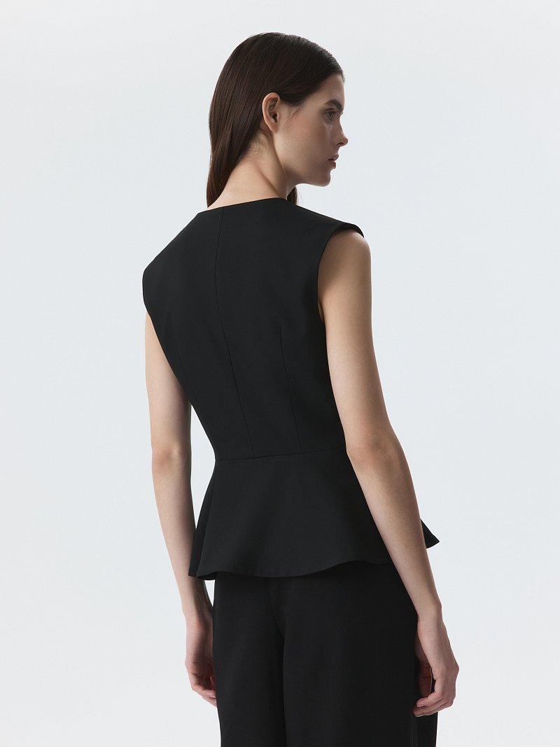 Приталенный жилет с баской (Р158)