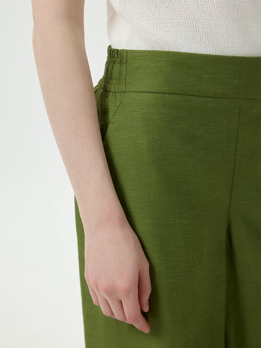 Широкие брюки на резинке: фото №3