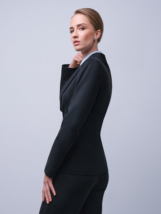Приталенный однобортный жакет: фото №4