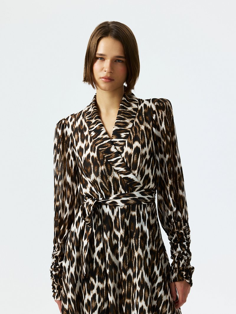 Платье на запах с леопардовым принтом