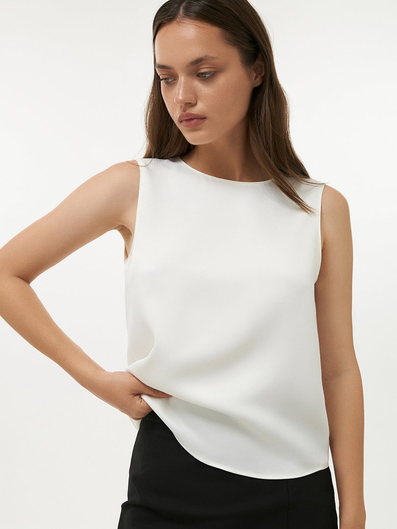 Топ из атласной ткани