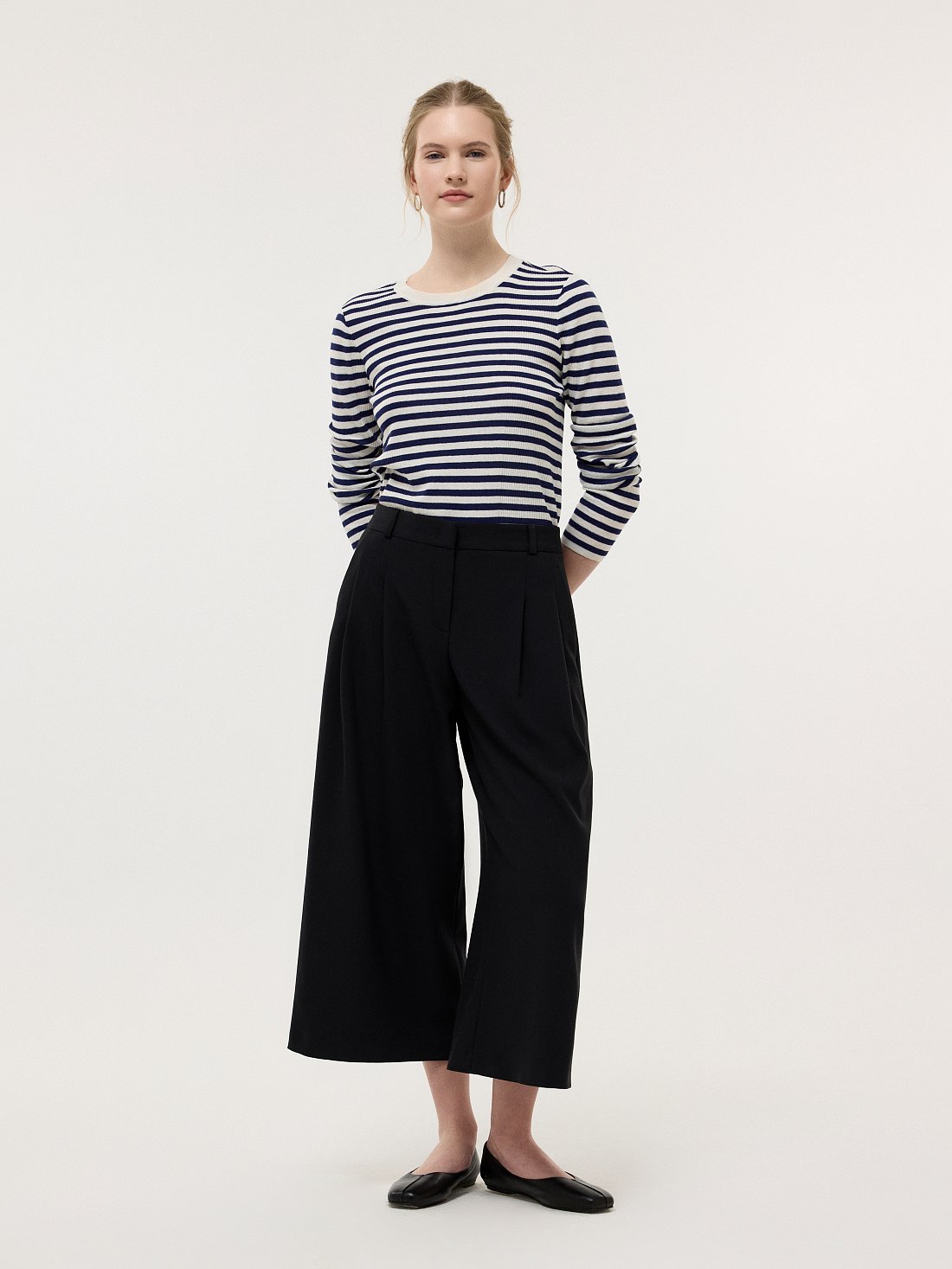 Широкие брюки укороченного кроя: фото №1