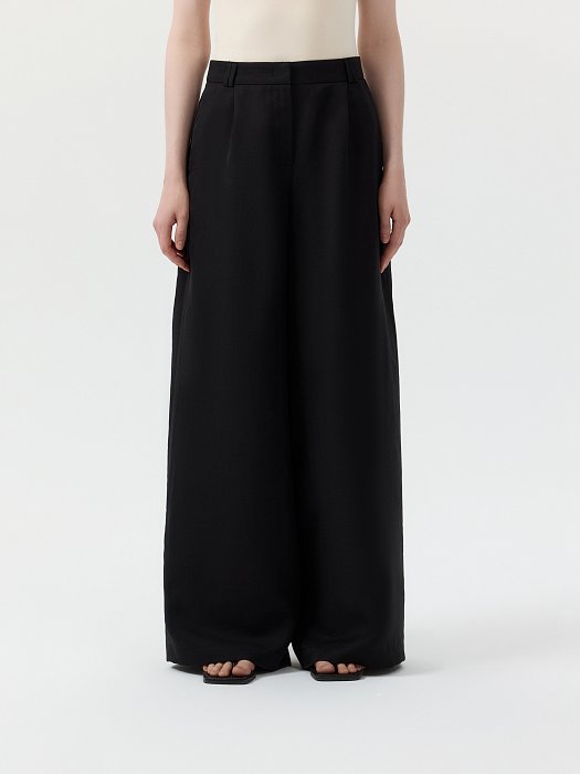 Льняные брюки с защипами: фото №2