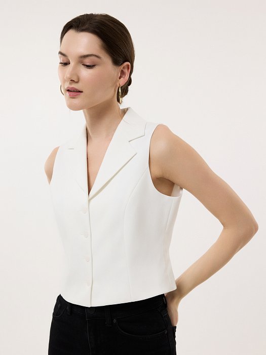 Укороченный приталенный жилет: фото №2