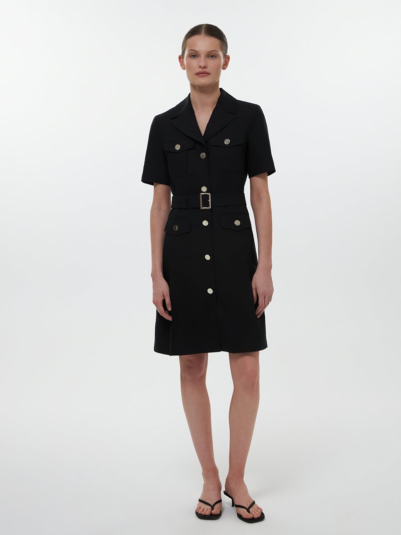 Платье с накладными карманами