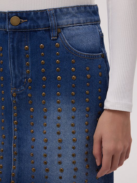 Джинсовая мини-юбка с клепками: фото №3