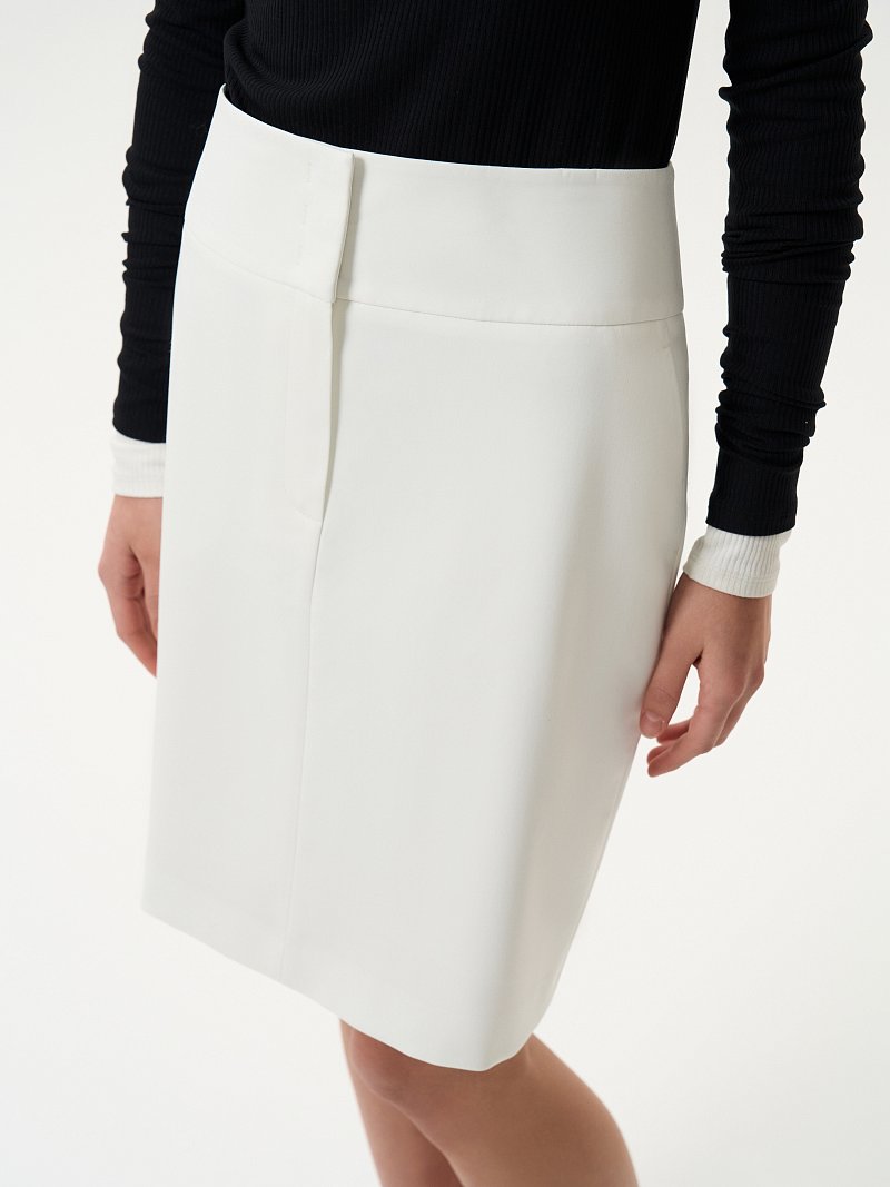 Прямая юбка с высокой посадкой