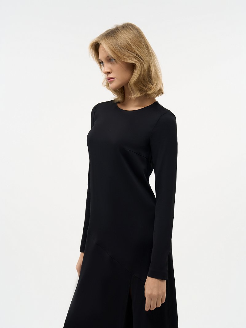 Приталенное платье с разрезом (Р158)