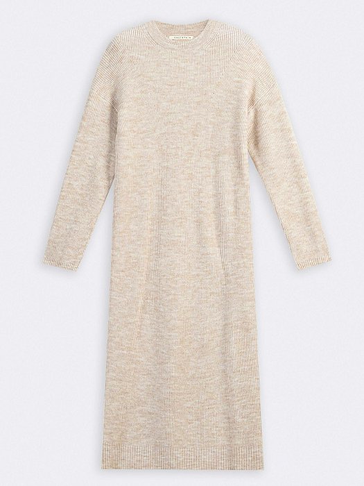 Трикотажное платье в рубчик: фото №6