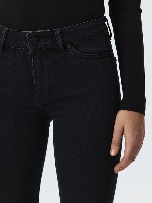 Джинсы-клеш с низкой посадкой: фото №3