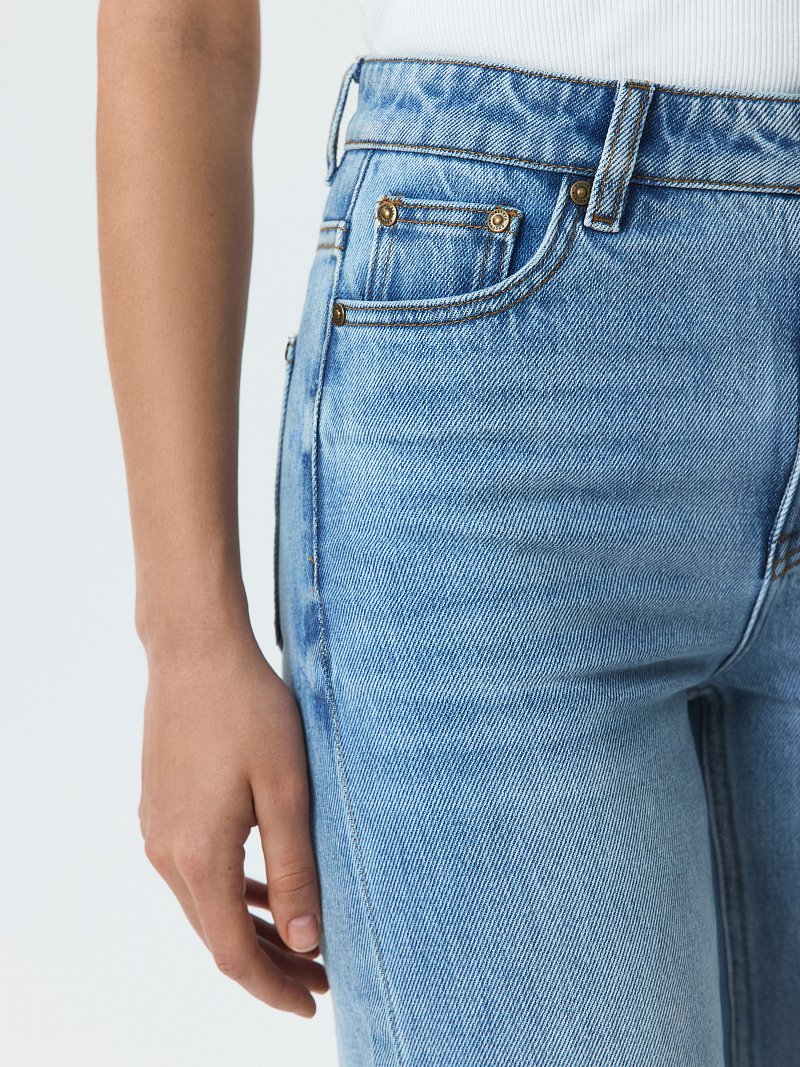 Джинсы прямого кроя