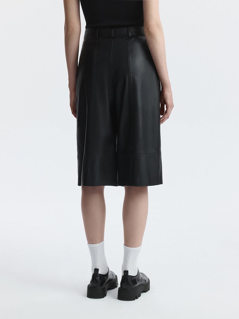 Широкие шорты из экокожи 