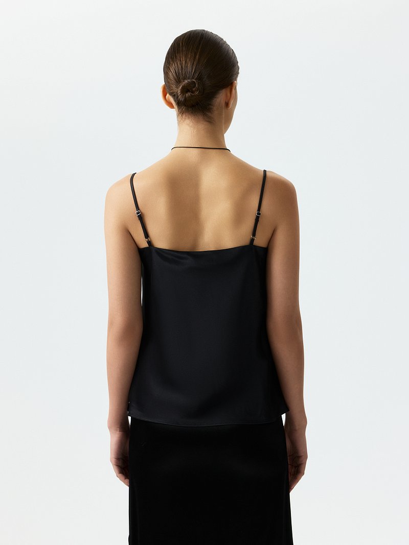 Атласный топ на бретелях