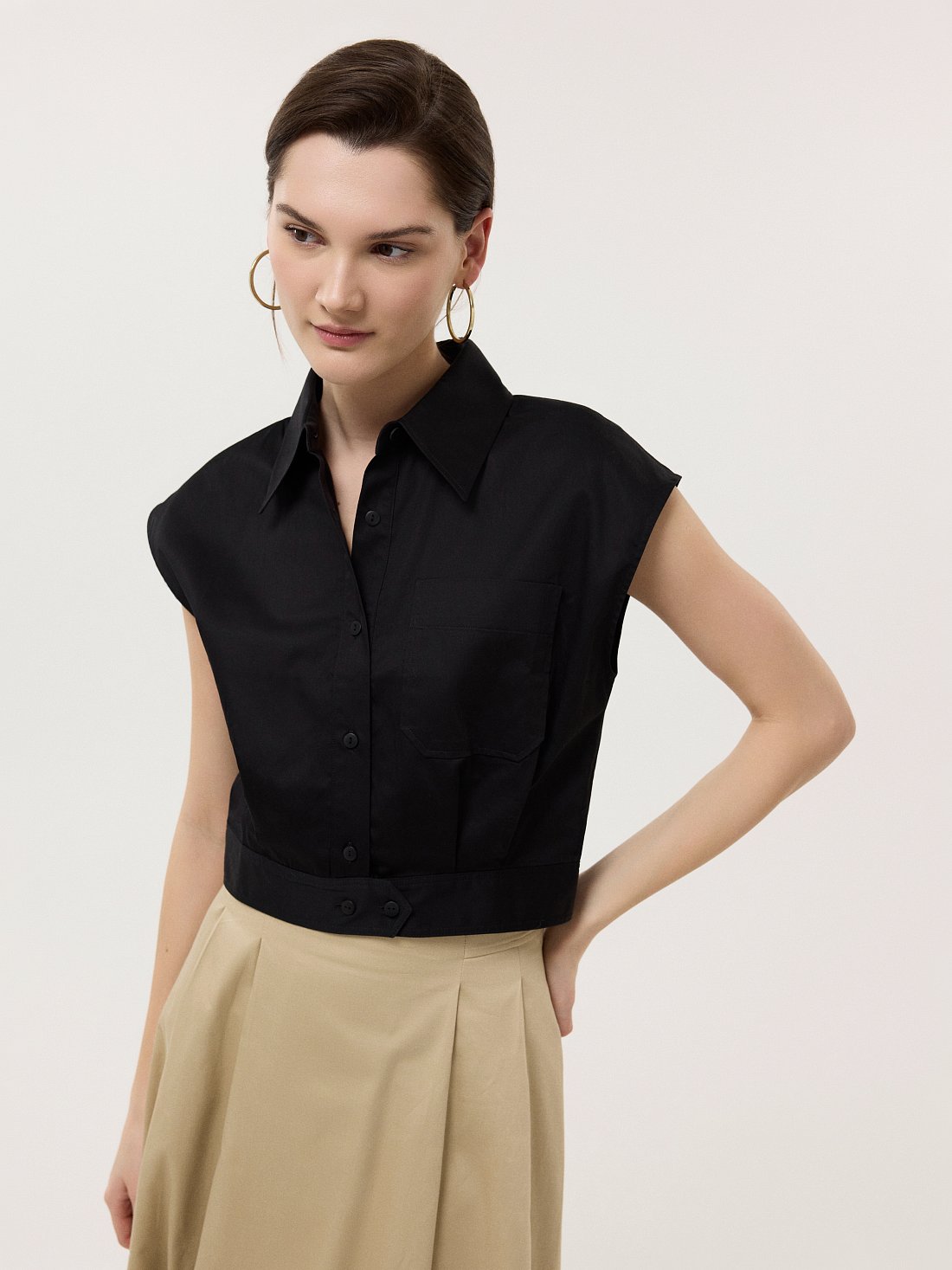 Укороченная рубашка без рукавов: фото №1