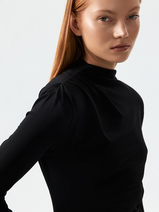 Трикотажное платье с разрезом: фото №3