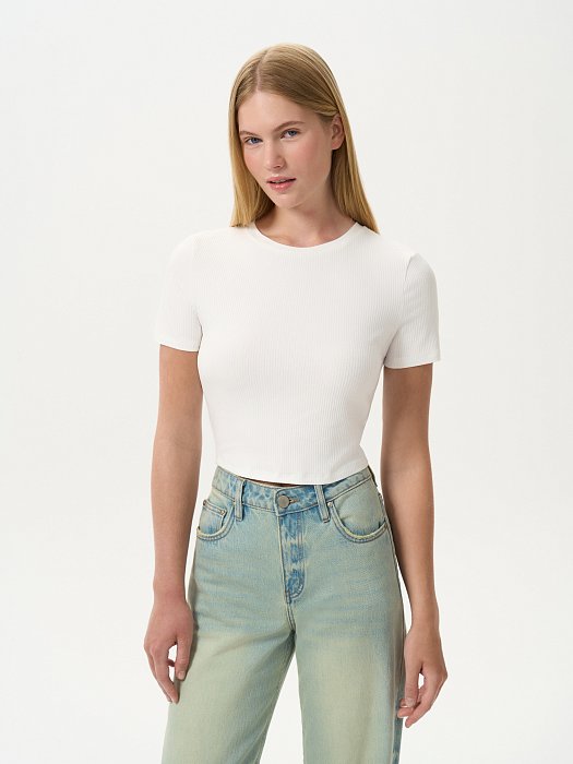 Укороченная футболка в рубчик: фото №2