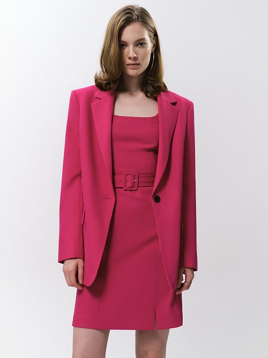 Приталенное платье с поясом: фото №5