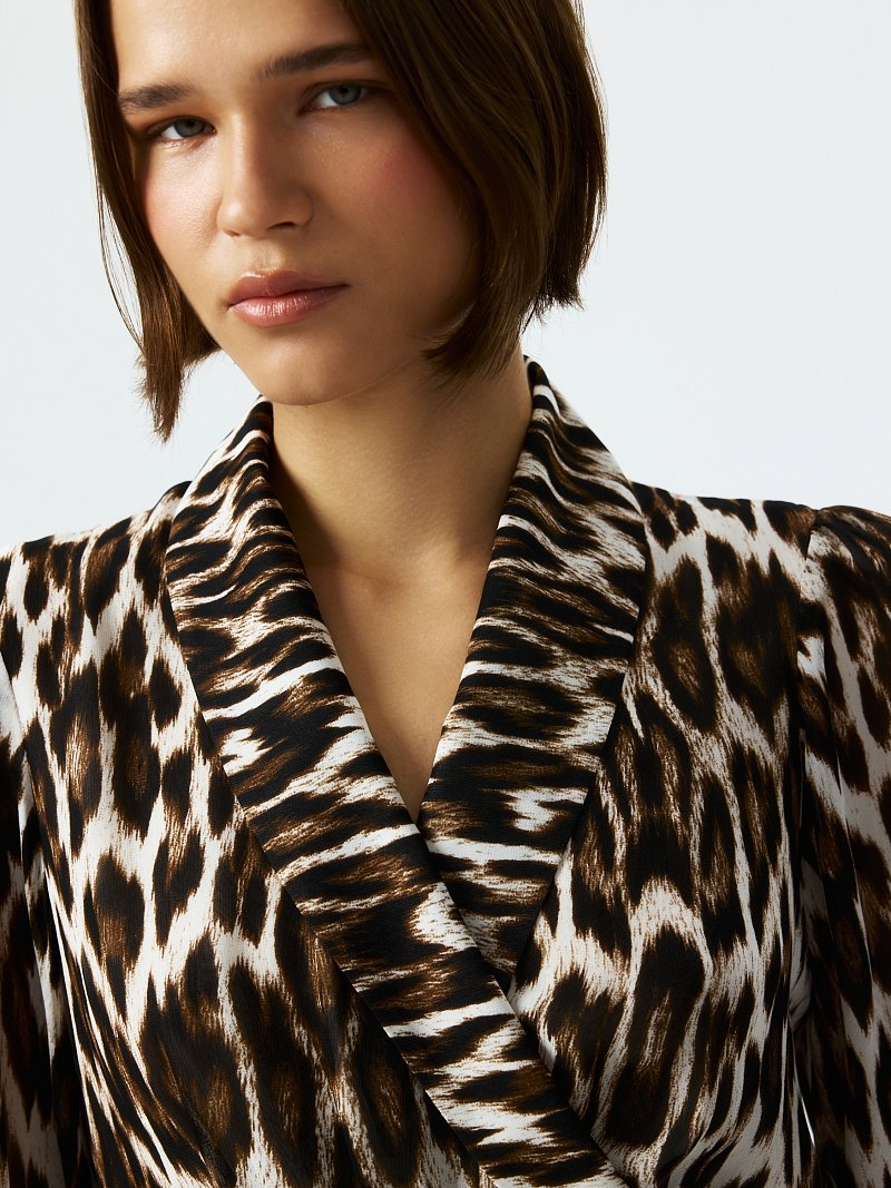 Платье на запах с леопардовым принтом