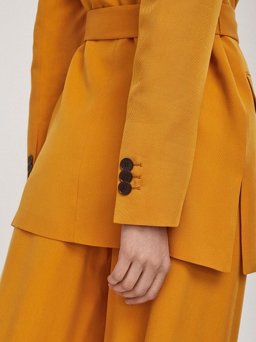 Двубортный жакет с поясом: фото №4