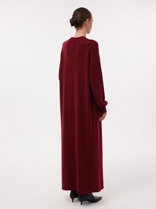 Вязаное платье-макси с разрезом: фото №4