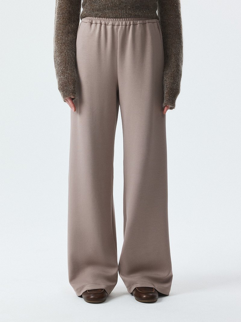 Трикотажные брюки на резинке