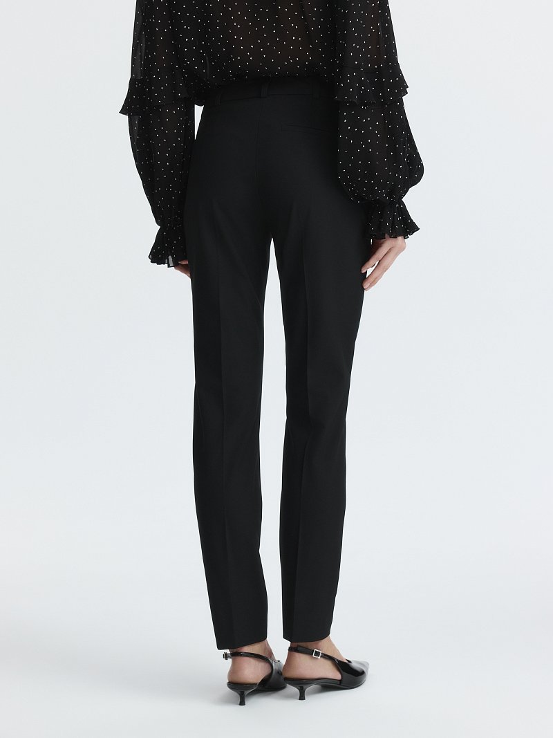 Зауженные костюмные брюки