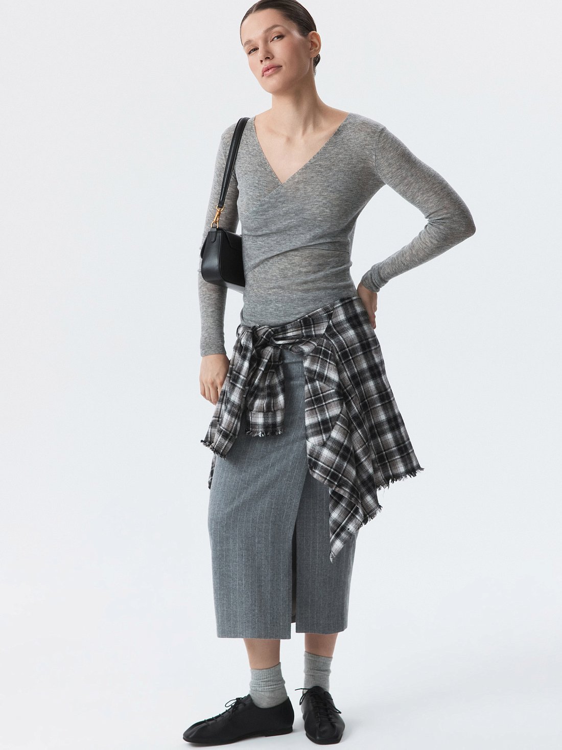 Шерстяной джемпер на запах: фото №1