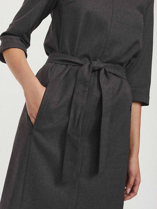 Платье прямого кроя с поясом: фото №4