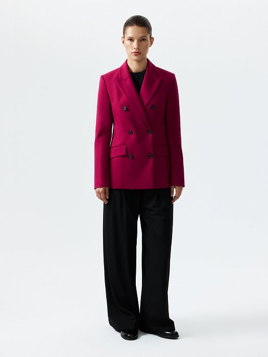 Приталенный двубортный жакет: фото №6