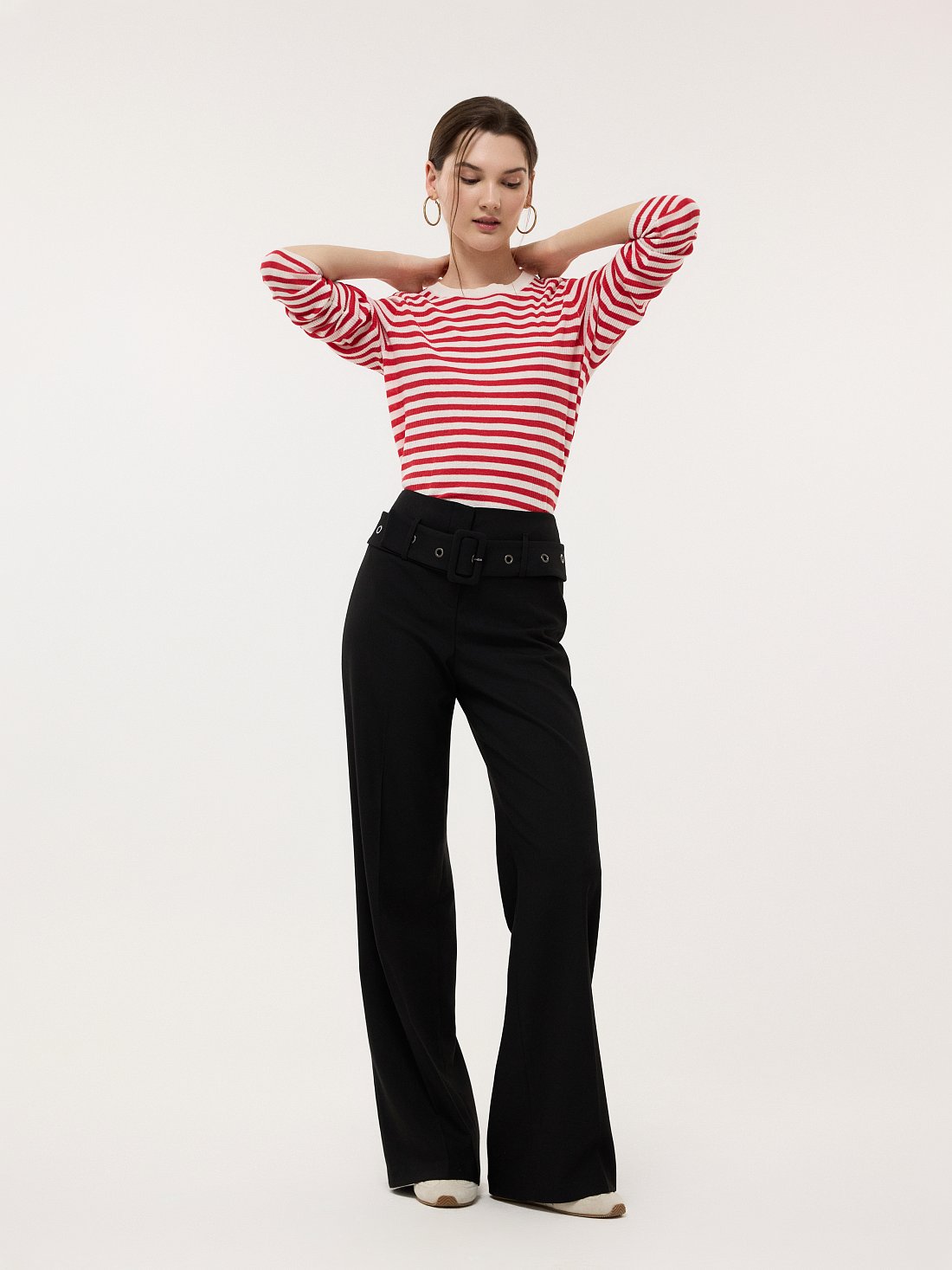 Расклешенные брюки с ремнем : фото №1